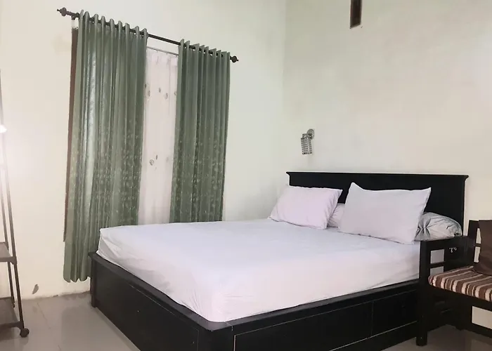 Rumah Luas Isi Tiga Kmr Dan Banyak Tempat Tidur